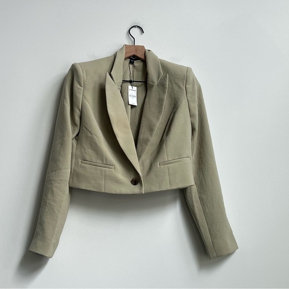 NEW EXPRESS $138 ELM PEAK LAPEL ONE BUTTON CROPPED BLAZER SMALL Business - Picture 5 of 14